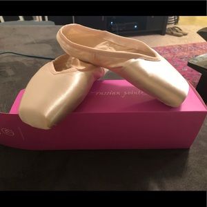 Russian Pointe Encore 37 W2 V2 FS